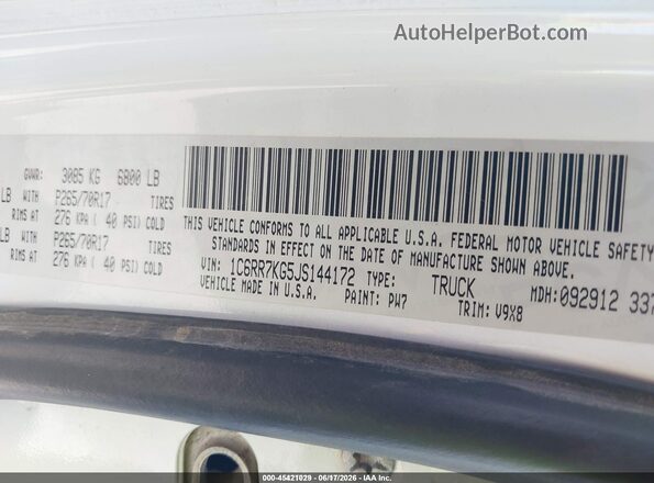 1C6RR7KG5JS144172 2018 RAM 1500 Белый Вид подкапотного пространства
