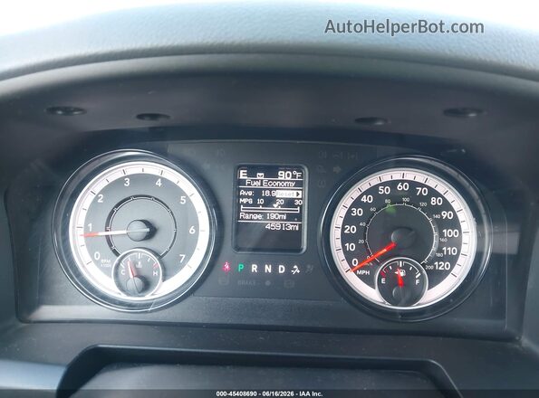 1C6RR7KG5JS300520 2018 RAM 1500 Белый Вид задних сидений