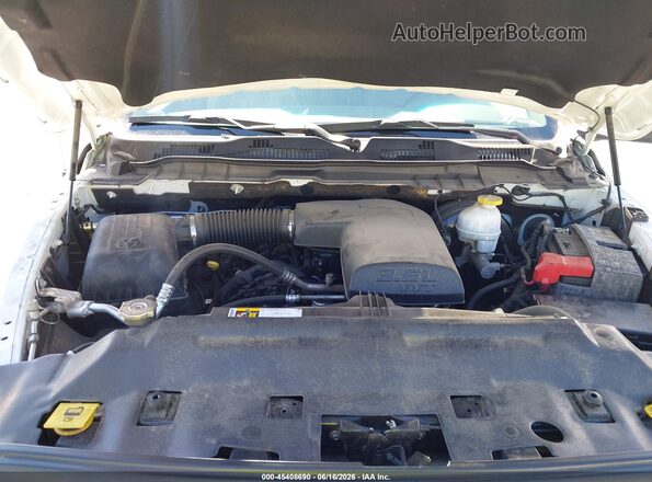 1C6RR7KG5JS300520 2018 RAM 1500 Белый Вид сзади