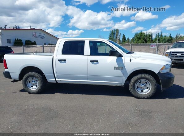 1C6RR7KG5JS300520 2018 RAM 1500 Белый Вид задней части салона
