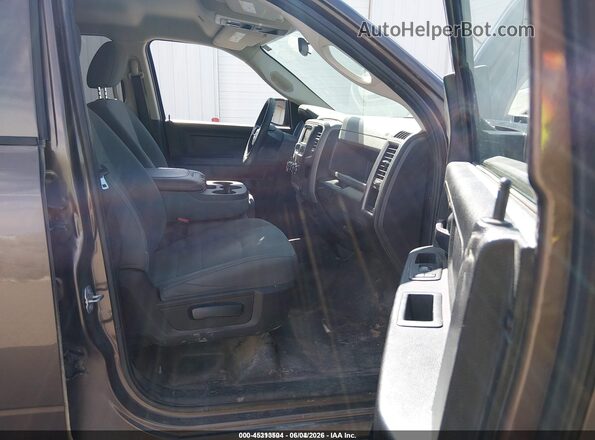 1C6RR7KG5JS318984 2018 RAM 1500 Brown Սալոնի դիմացի տեսք