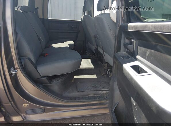 1C6RR7KG5JS318984 2018 RAM 1500 Brown VIN կոդի պիտակի տեսք