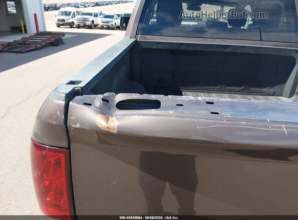 1C6RR7KG5JS318984 2018 RAM 1500 Brown 