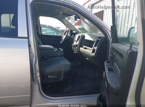 1C6RR7KG6GS369659 2016 RAM 1500 Silver წინა სალონის ხედი