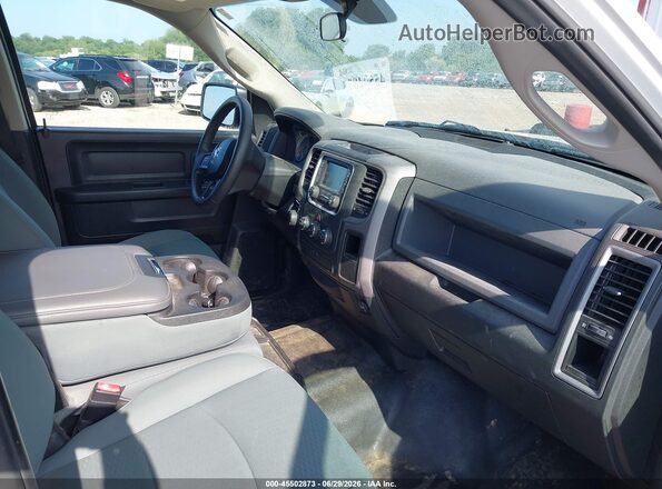 1C6RR7KG6JS323109 2018 RAM 1500 White Вид салону спереду
