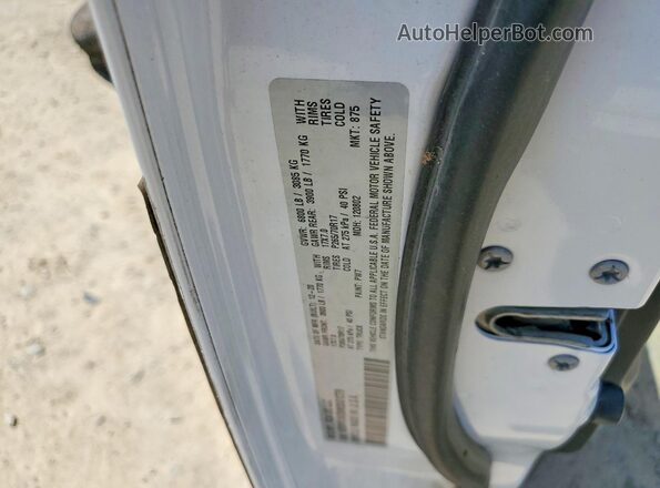 1C6RR7KG6MS501279 2021 RAM 1500 Белый Вид подкапотного пространства