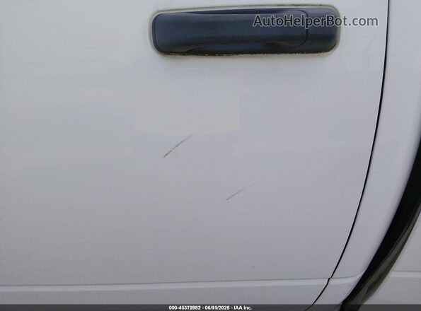 1C6RR7KG7GS284992 2016 RAM 1500 White Սալոնի հետևի տեսք