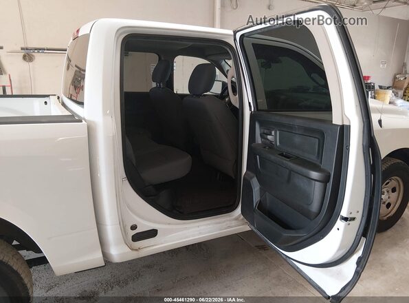 1C6RR7KG7JS106149 2018 RAM 1500 White Widok naklejki z numerem VIN
