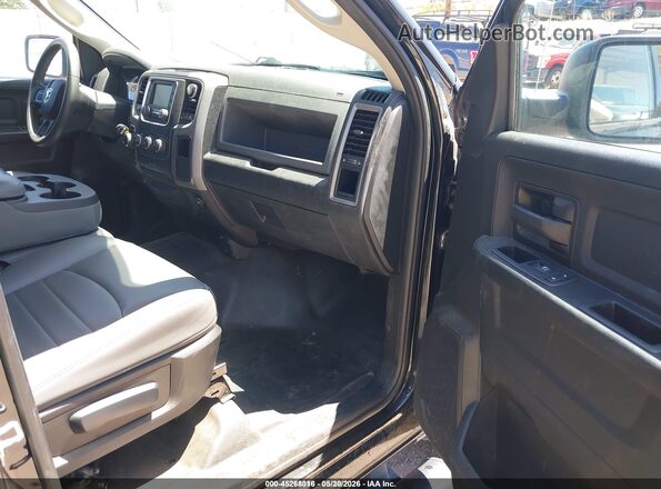 1C6RR7KG7JS286524 2018 RAM 1500 Black Widok wnętrza z przodu