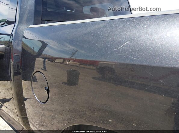 1C6RR7KG7JS293134 2018 RAM 1500 Black Rear interior view