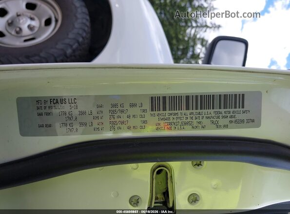 1C6RR7KG7JS300521 2018 RAM 1500 White Вид підкапотного простору