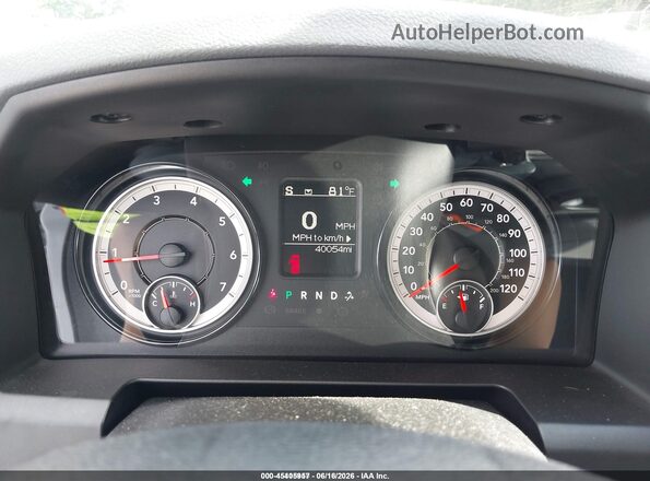 1C6RR7KG7JS300521 2018 RAM 1500 White Вид задніх сидінь