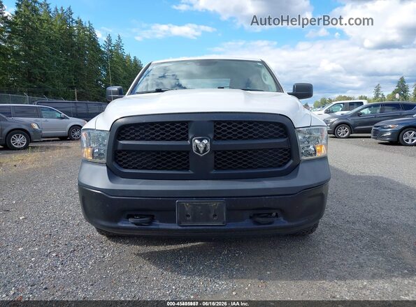 1C6RR7KG7JS300521 2018 RAM 1500 White Вид щитка приладів