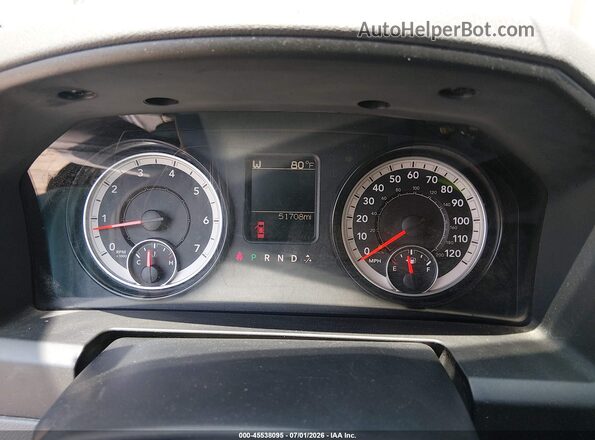 1C6RR7KG8GS341796 2016 RAM 1500 Gray Widok tylnych siedzeń