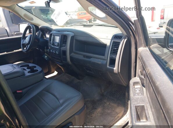1C6RR7KG8JS306747 2018 RAM 1500 Black Front interior view