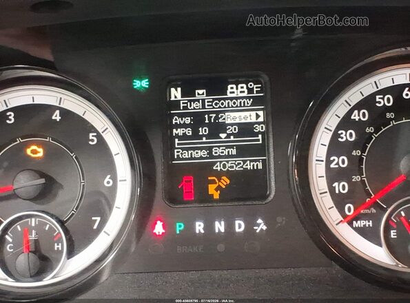 1C6RR7KG8JS306750 2018 RAM 1500 White 