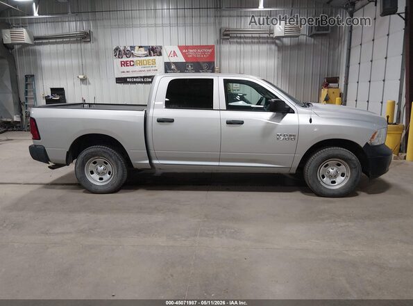 1C6RR7KG9GS108932 2016 RAM 1500 Серебряный Вид щитка приборов