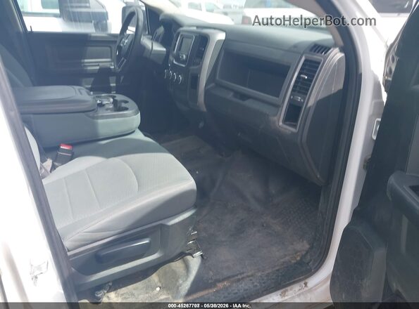 1C6RR7KG9JS286508 2018 RAM 1500 White Вид салону спереду