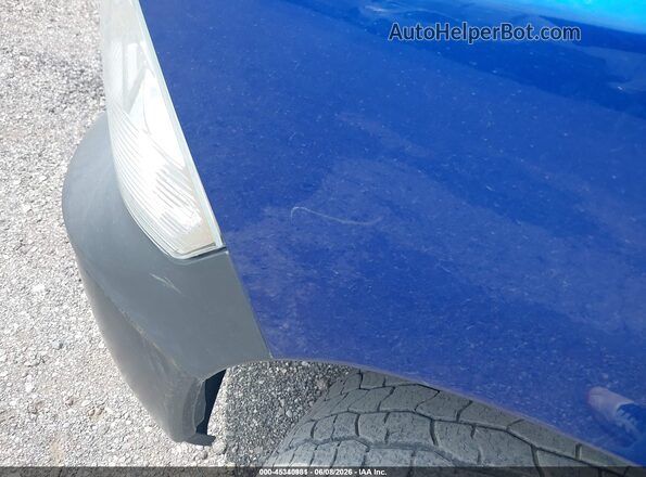 1C6RR7KG9JS293104 2018 RAM 1500 Blue Rear interior view