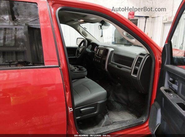 1C6RR7KG9JS293121 2018 RAM 1500 Red Front interior view