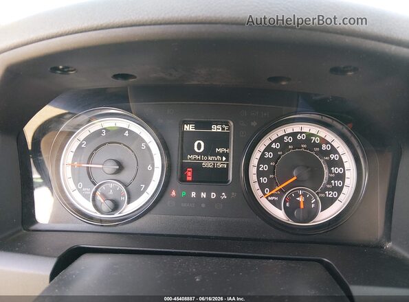 1C6RR7KG9JS300519 2018 RAM 1500 White უკანა სავარძლების ხედი