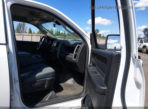1C6RR7KG9JS300519 2018 RAM 1500 White წინა სალონის ხედი