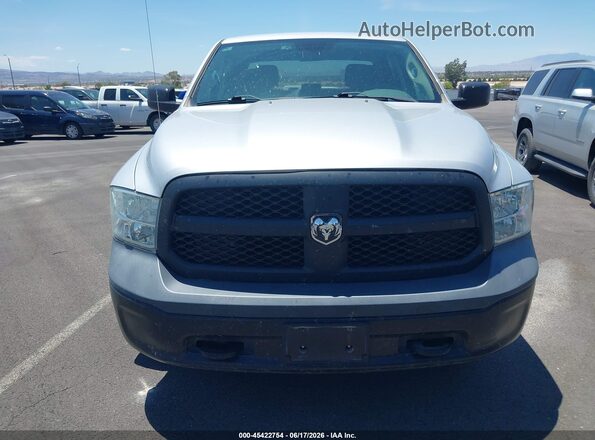 1C6RR7KG9JS306580 2018 RAM 1500 Silver წინა ხედი