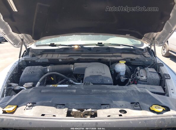 1C6RR7KG9JS306580 2018 RAM 1500 Silver უკანა ხედი