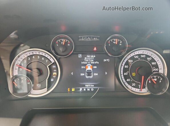 1C6RR7KG9MS518805 2021 RAM 1500 White Vista interior de 360 grados