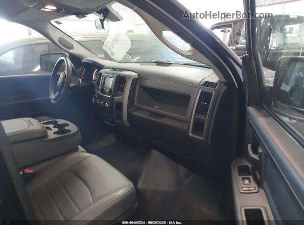 1C6RR7KGXJS306748 2018 RAM 1500 Black Front interior view