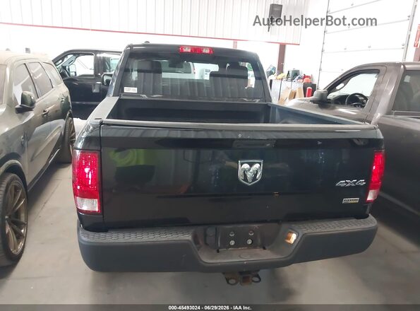 1C6RR7KGXJS306748 2018 RAM 1500 Black 