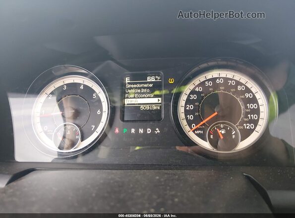 1C6RR7KGXJS315854 2018 RAM 1500 White Front view