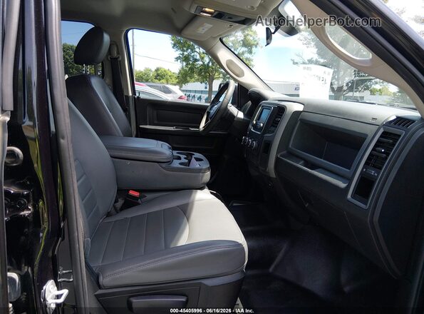 1C6RR7KGXJS323114 2018 RAM 1500 Black Widok wnętrza z przodu