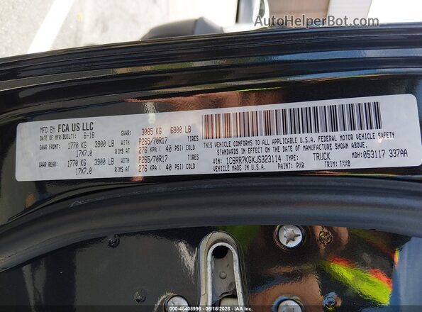 1C6RR7KGXJS323114 2018 RAM 1500 Black Widok komory silnika