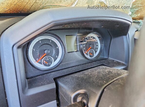 1C6RR7KM2JS303462 2018 RAM 1500 White Vista del cuadro de instrumentos