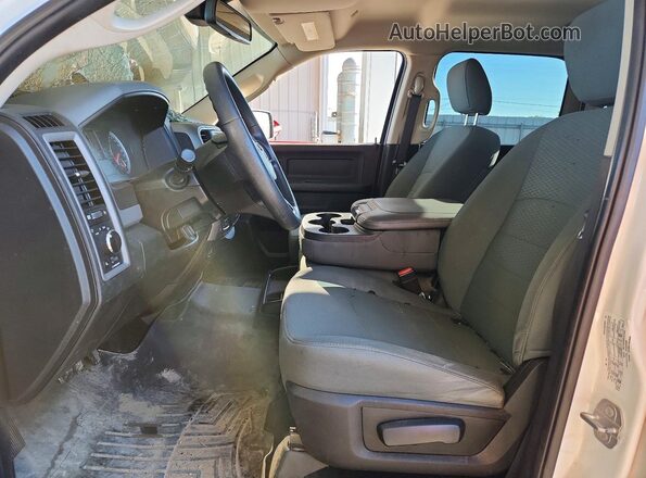 1C6RR7KM2JS303462 2018 RAM 1500 White Vista interior delantera