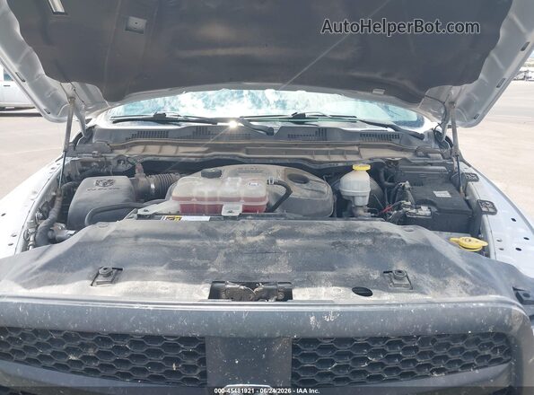 1C6RR7KM5HS753570 2017 RAM 1500 Серебряный Вид сзади