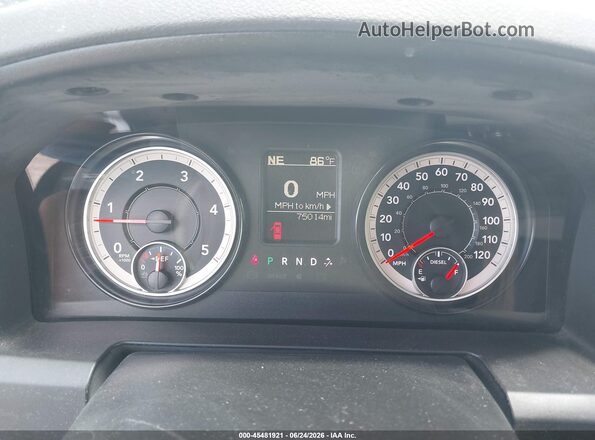 1C6RR7KM5HS753570 2017 RAM 1500 Серебряный Вид задних сидений