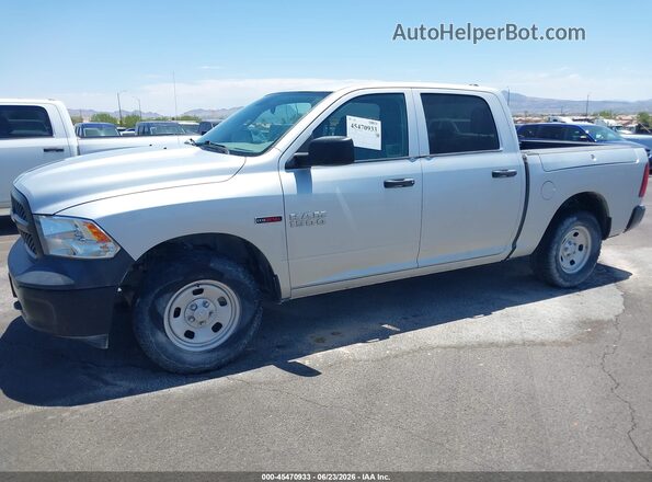 1C6RR7KM5HS761314 2017 RAM 1500 Серебряный Вид щитка приборов