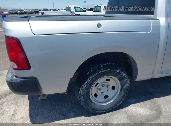 1C6RR7KM5HS761314 2017 RAM 1500 Серебряный 