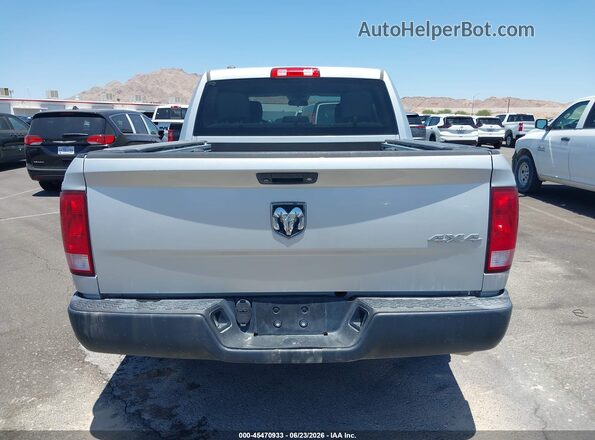 1C6RR7KM5HS761314 2017 RAM 1500 Серебряный 