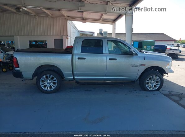 1C6RR7KM8GS131673 2016 RAM 1500 Silver Rear interior view
