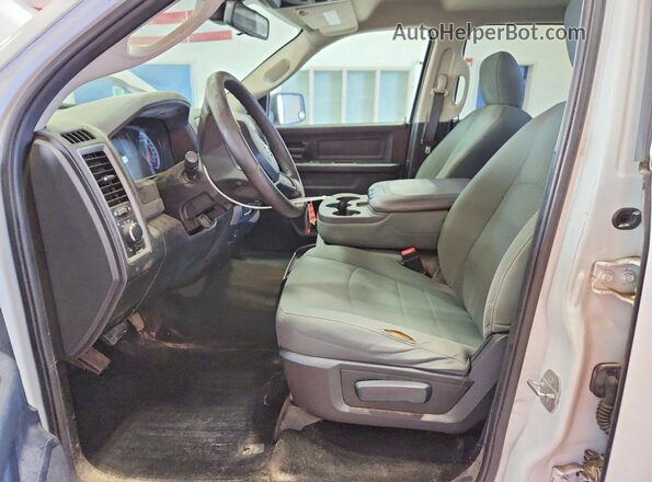 1C6RR7KM9GS229272 2016 RAM 1500 White Front interior view
