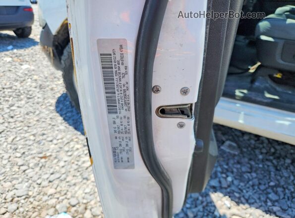 1C6RR7KT2KS667809 2019 RAM 1500 White ძრავის განყოფილების ხედი