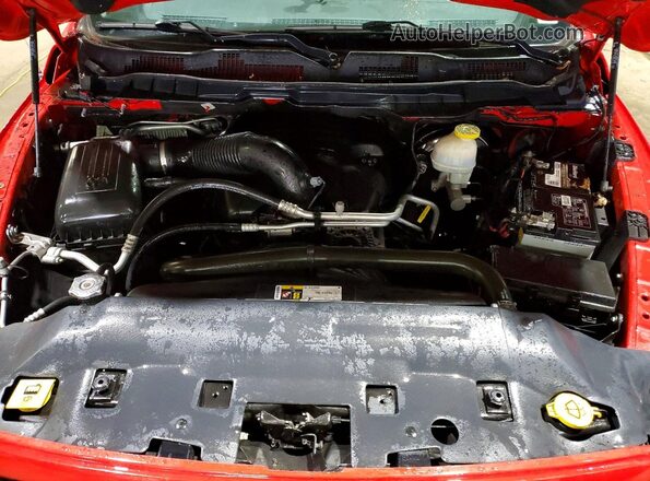 1C6RR7KT4HS846359 2017 RAM 1500 Red Widok wnętrza z tyłu