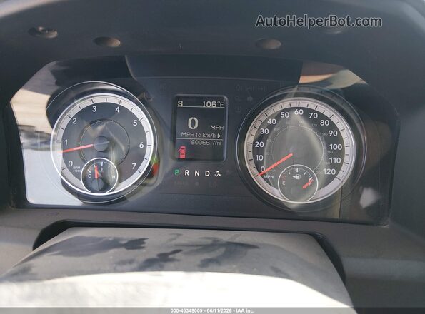 1C6RR7KT8KS667703 2019 RAM 1500 CLASSIC White Widok tylnych siedzeń