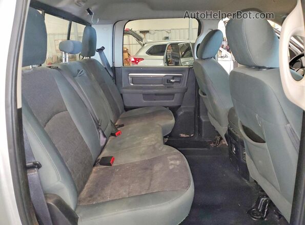 1C6RR7LG1HS559451 2017 RAM 1500 Серебряный Вид задних сидений