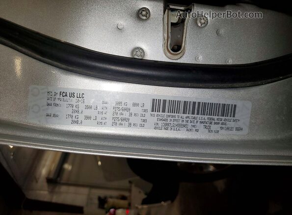 1C6RR7LG1HS559451 2017 RAM 1500 Серебряный Вид подкапотного пространства