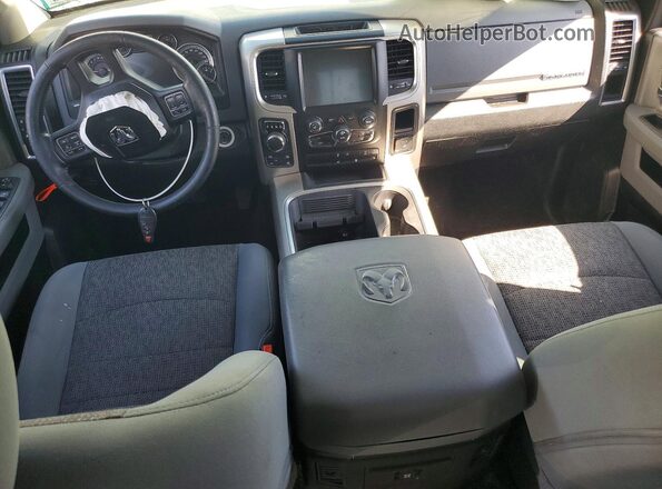 1C6RR7LG3HS827545 2017 RAM 1500 White Vista del salpicadero