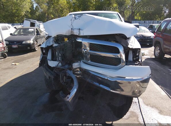 1C6RR7LG4HS568063 2017 RAM 1500 Белый Вид задней части салона